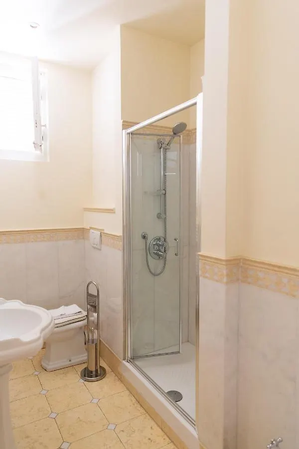 Classic 1Br Outside Ztl & 10 Min From Center Florence Apartment